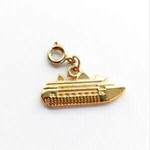 Vintage Estate Rich Gold Tone Cruise Ship Vacation Small Pendant Bracelet Charm